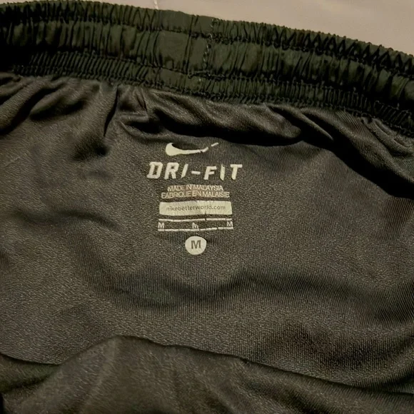 Nike running shorts - Picture 3 of 3